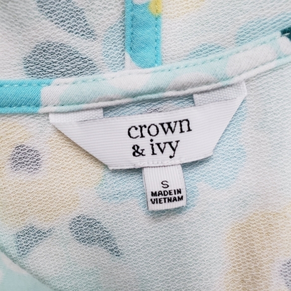 Crown and Ivy Floral Pullover Hoodie - Picture 4 of 5